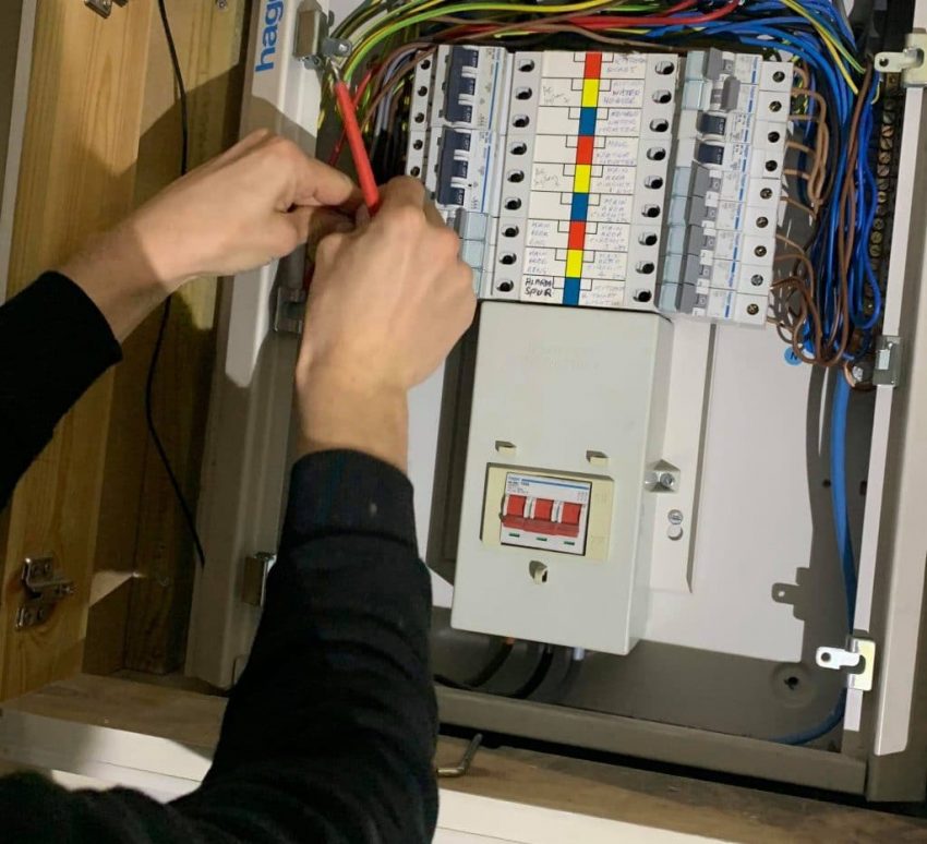 Get to know about electrical contractor